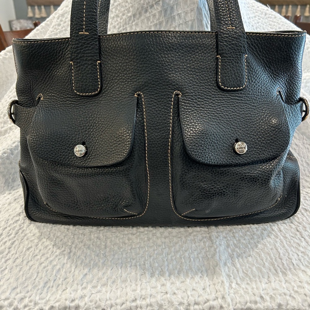 Elegant Black Leather Shoulder Bag